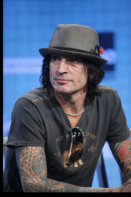 http://2fast2die.com/wp-content/uploads/2011/05/Tommy-at-press-conference.jpg